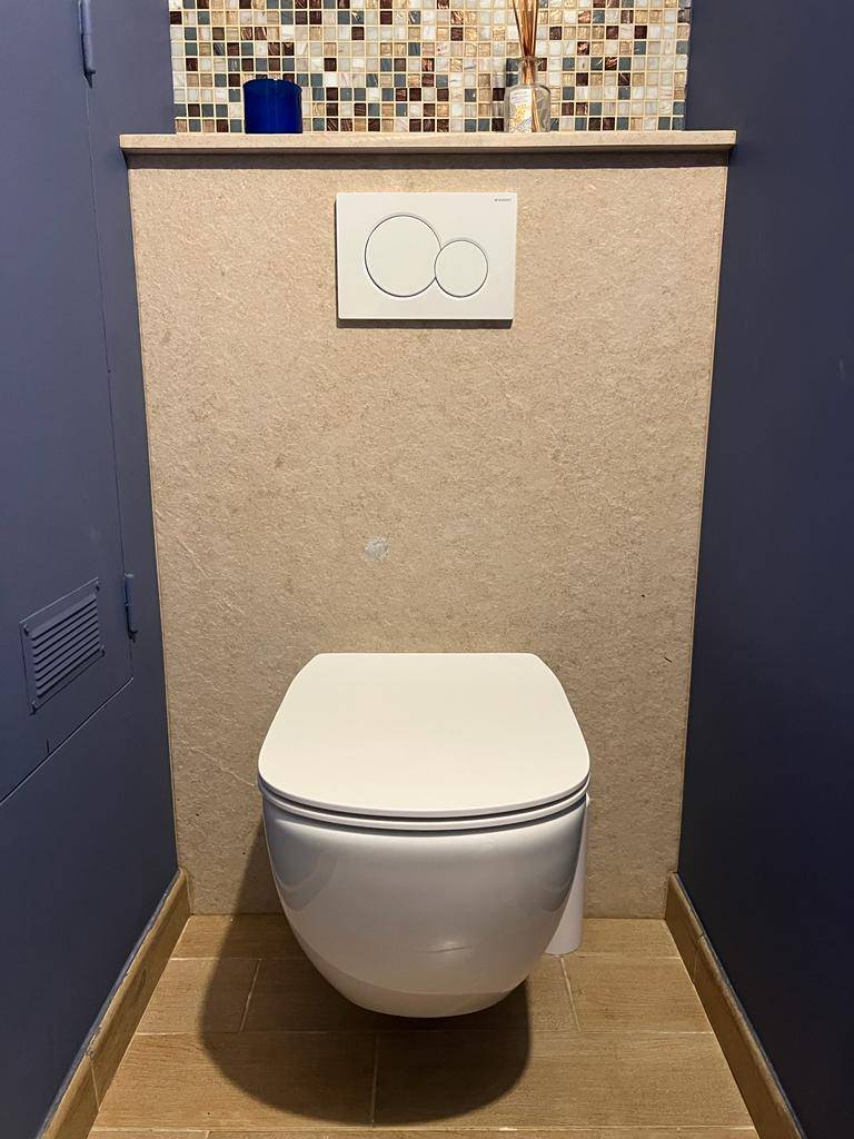 bloc suspendu géberit à Mougins